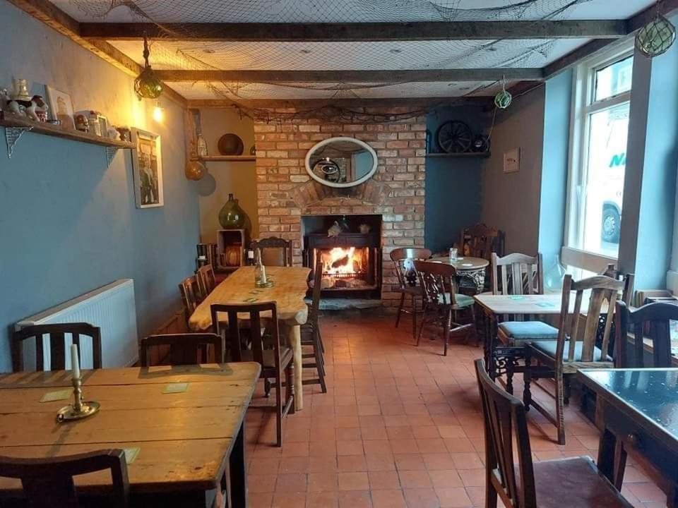 Llandudno Apartment, Quirky Pub With Tropical Beer Garden Exteriér fotografie