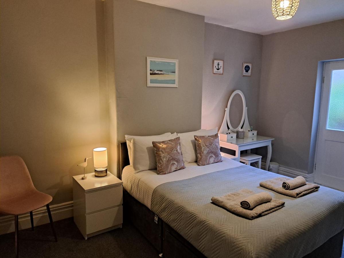 Llandudno Apartment, Quirky Pub With Tropical Beer Garden Exteriér fotografie